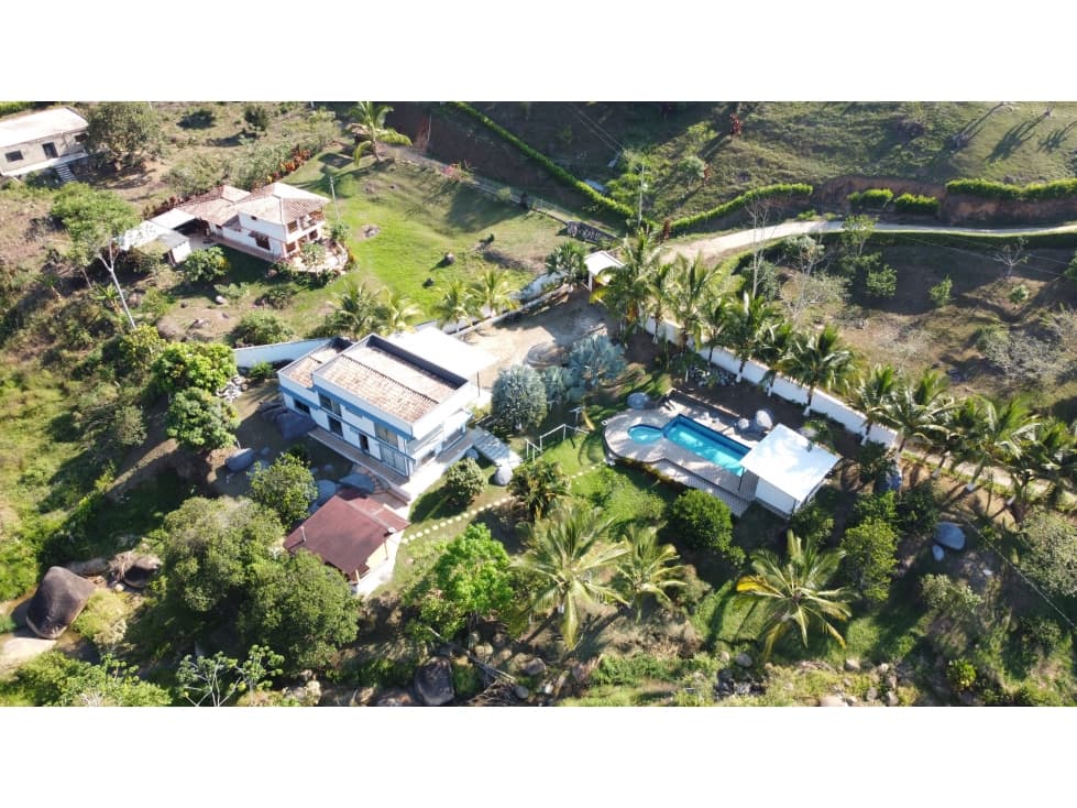 SE VENDE CASA CAMPESTRE ENTRE PORCE Y YOLOMBÓ - 1