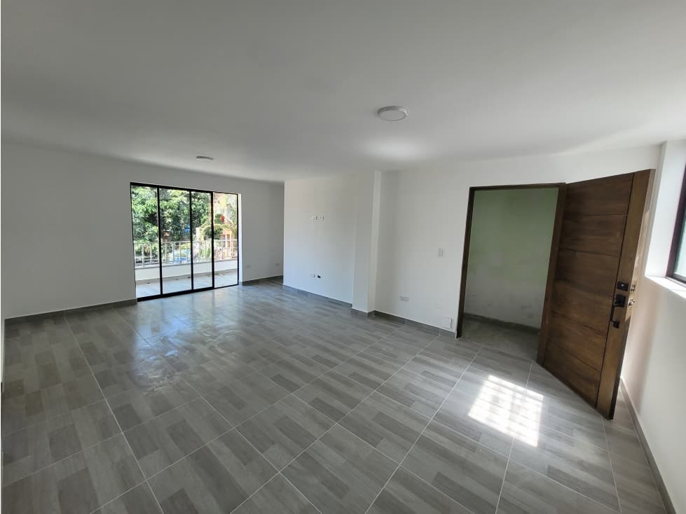 SE VENDE CASA RECIEN REMODELADA EN ENVIGADO BARRIO OBRERO - 1