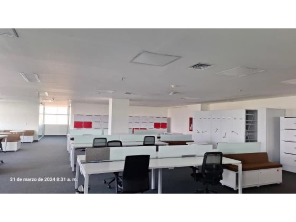 OFICINA EN ARRIENDO EN SIBERIA 3.244 M2 - 1