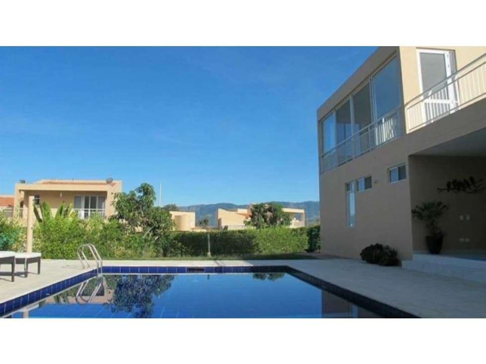 CASA EN VENTA EN ANAPOIMA 248 M2 - 1