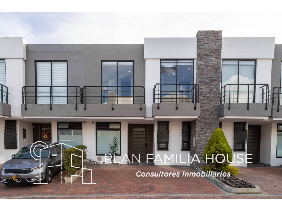 Hermosa casa en Cota, ubicación única dos niveles - 1