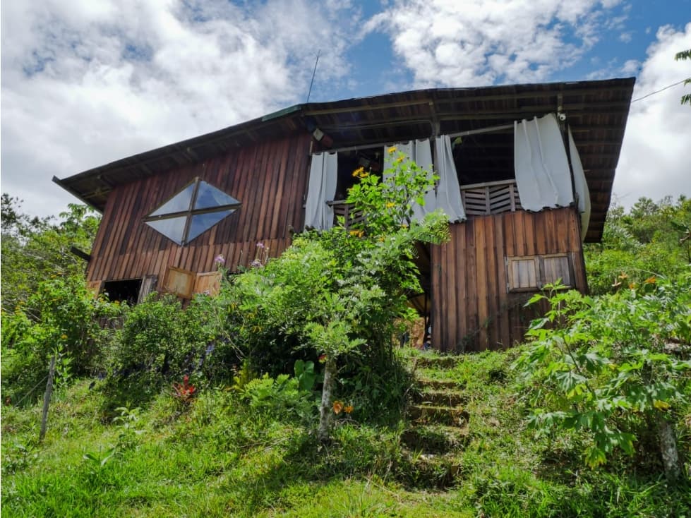 Finca hostal de 2 hectáreas en San Rafael, Antioquia - 1