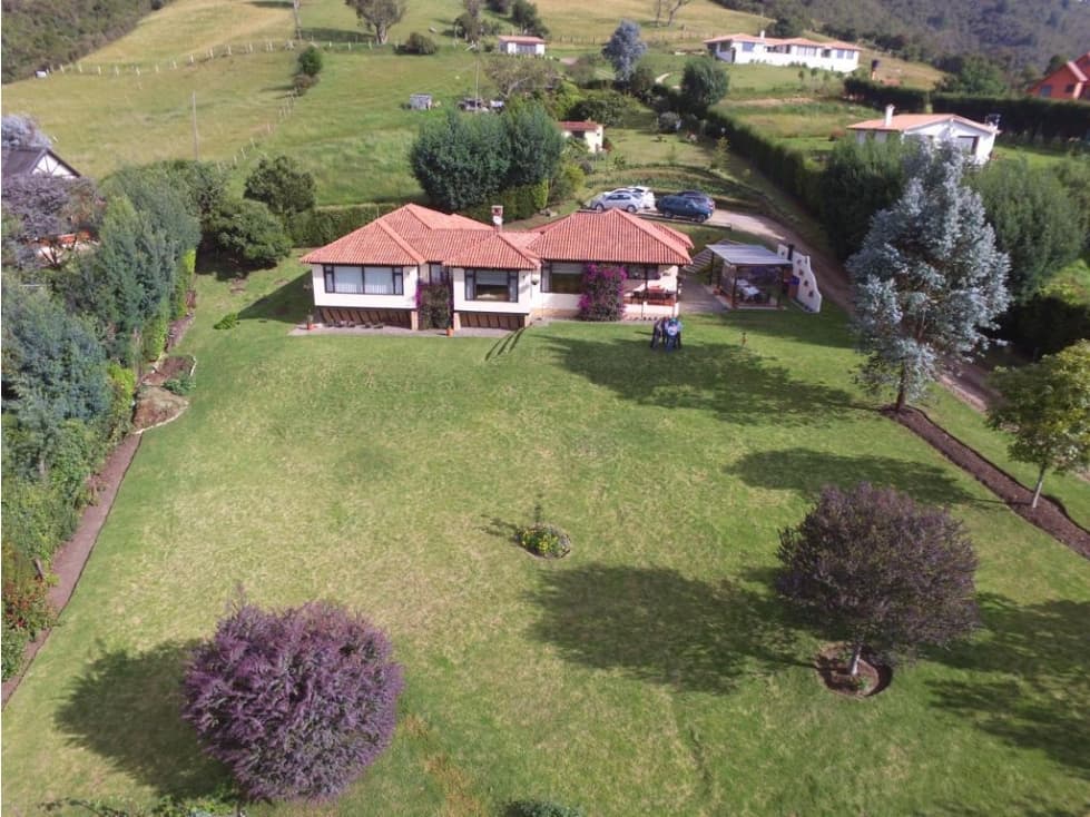ARRIENDO CASA SOPO 3.919.52 MTS $ 6.500.000.000 - 1