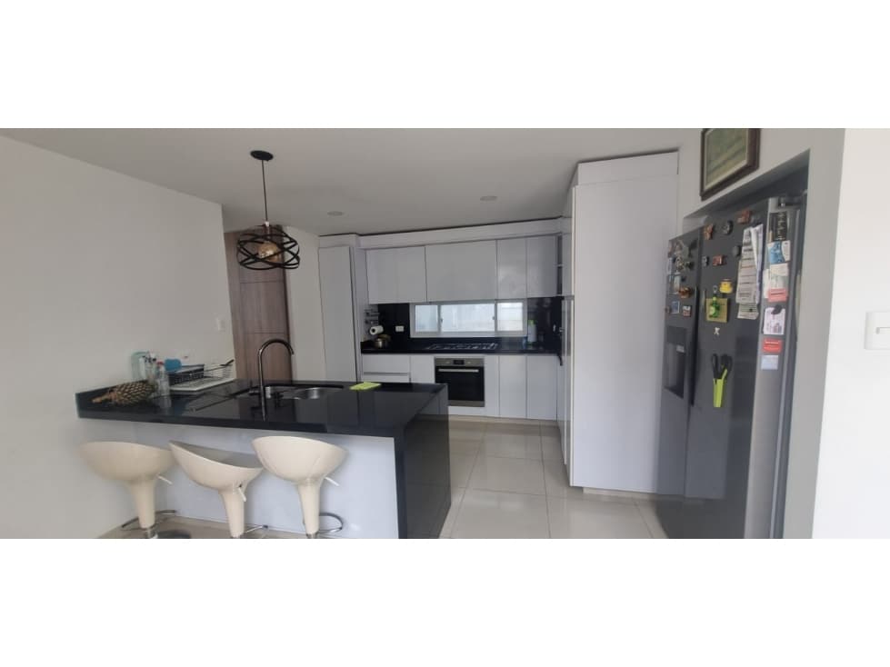 HERMOSA CASA EN EXCELENTE CONJUNTO CERRADO - 1