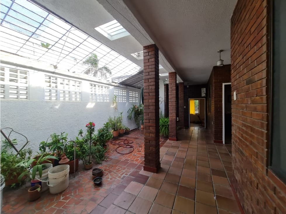 SE VENDE CASA EN EL BARRIO LA MAGDALENA - 1