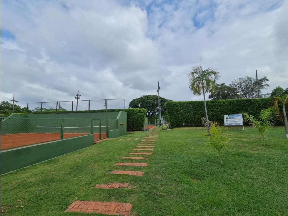 SE VENDE LOTE EN LAGOS DEL PEÑON - 1