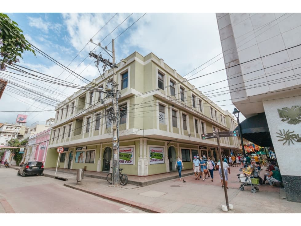SE VENDE OFICINA AMOBLADA EDIFICIO REX - CENTRO - 1