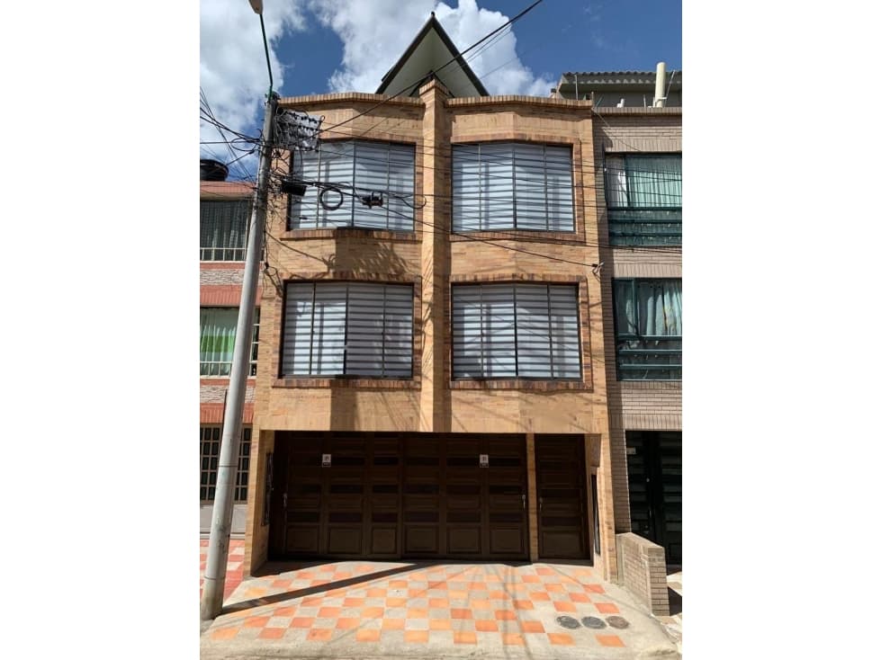 VENDO EDIFICIO EN ZIPAQUIRÁ CON 3 APARTAMENTOS - 1