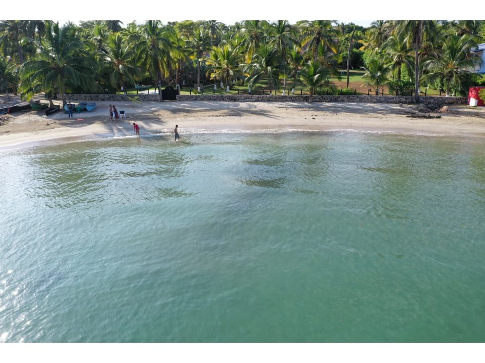 LOTE A SOLO 300 MTRS DE LA PLAYA EN PUNTA BOLIVAR - 1
