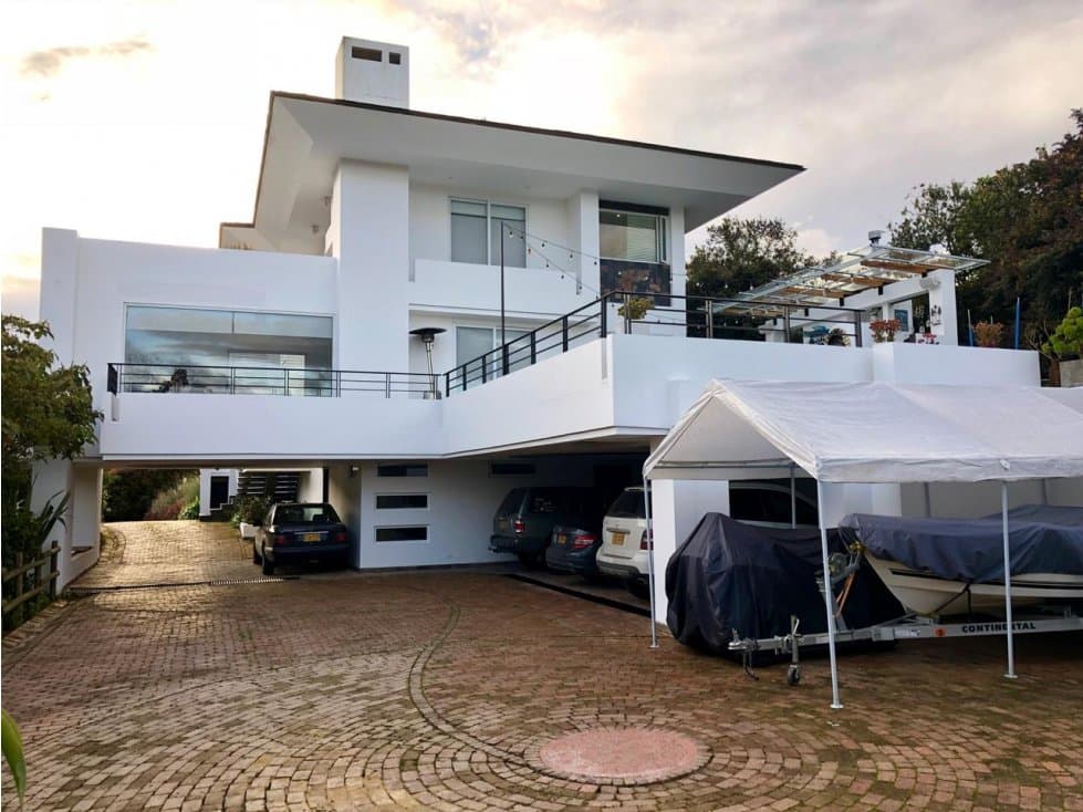 Venta de espectacular casa en Yerbabuena, Chìa - 1