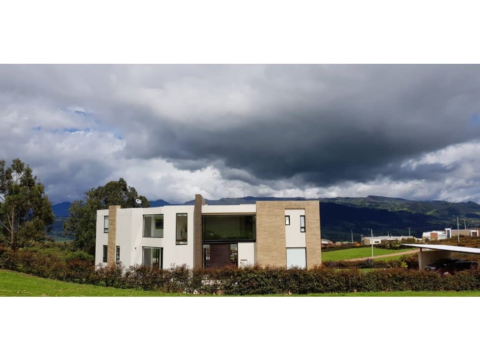 Se vende exclusiva casa en yerbabuena - 1