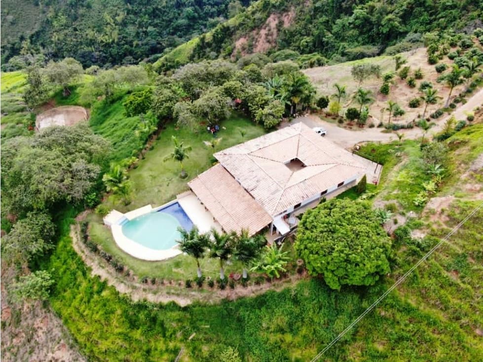 Finca en Hispania, Antioquia - 1