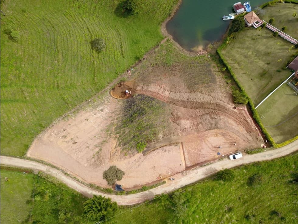 Lote en el Peñol con Embalse - 1