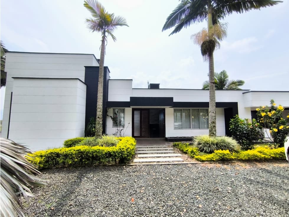 SE VENDE ESPECTACULAR CASA CAMPESTRE DOSQUEBRADAS - 1