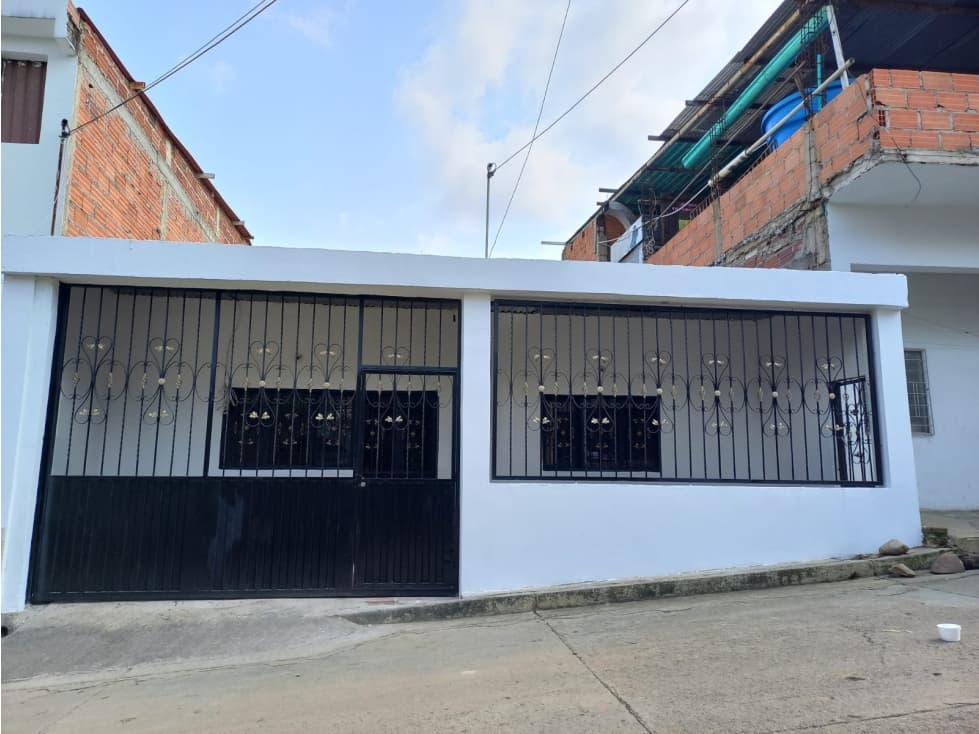 SE ARRIENDA HERMOSA CASA EN EL BARRIO 20 DE JULIO - 1