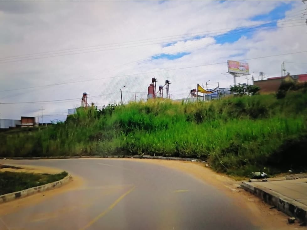 Vende Lote 2.425m2 - 1