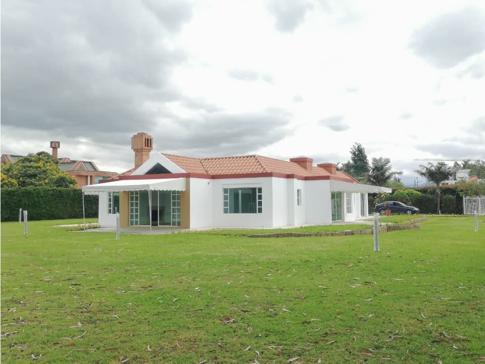 CASA EN VENTA SERREZUELA MOSQUERA 300M² - 1