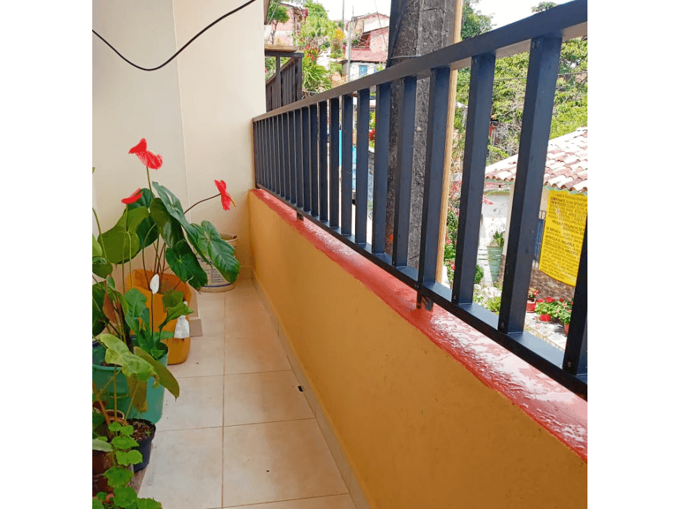 VENTA DE HERMOSO APARTAMENTO SEGUNDO PISO EN YOLOMBÓ ANTIOQUIA - 1