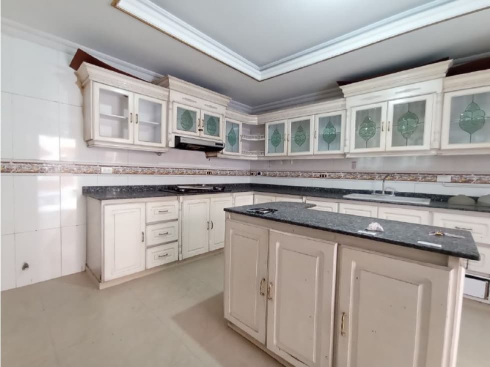 SE VENDE EDIFICIO EN GRAN LIMONAR - 1
