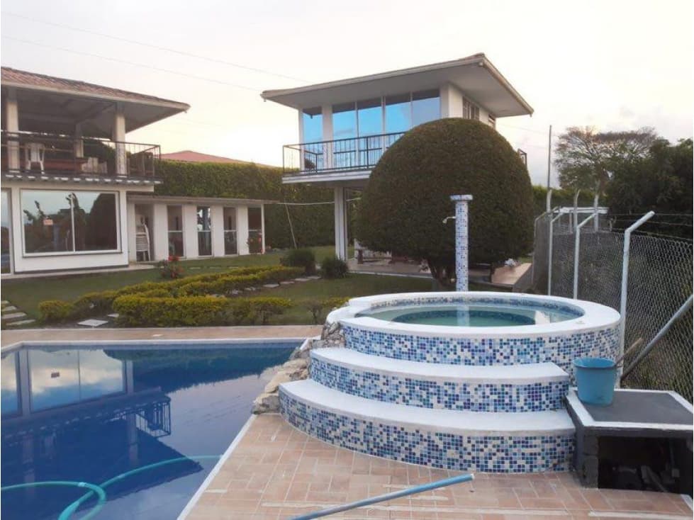 SE VENDE ESPECTACULAR FINCA - 1