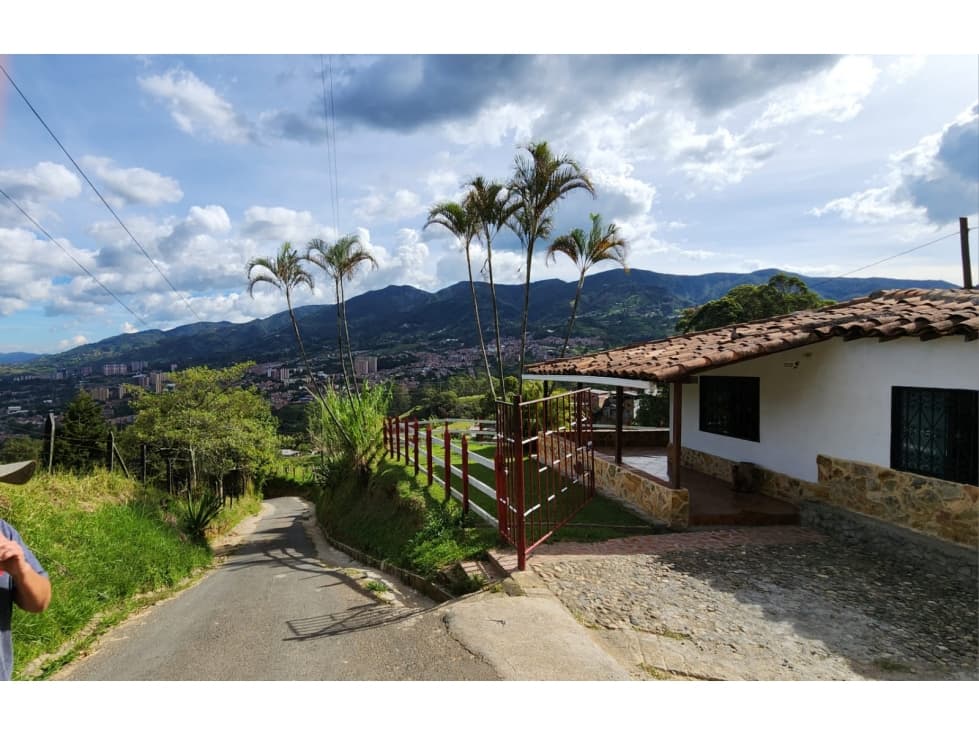 Venta de finca en San Antonio de Prado - 1