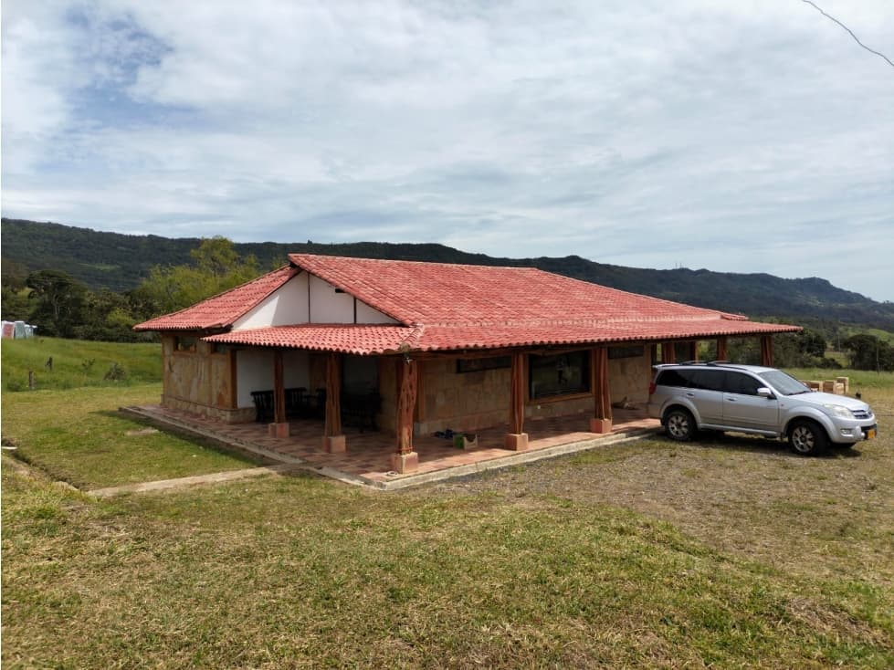 FINCA EN MONIQUIRA - 1