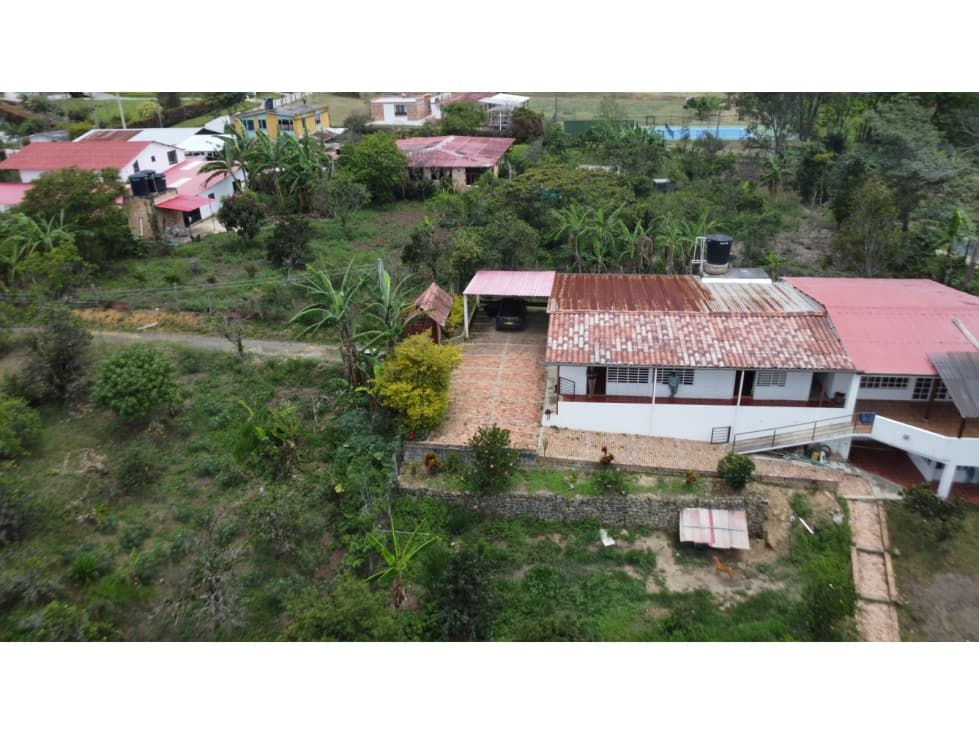 CASA CAMPESTRE EN VENTA MONIQUIRÁ BOYACÁ - 1
