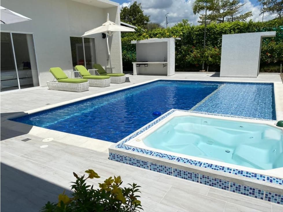 CASA CON PISCINA Y JACUZZI EN VENTA, PEÑON VERDE, RICAURTE CUND. - 1