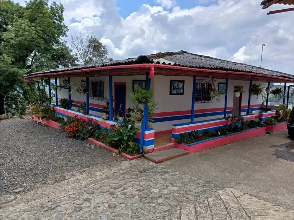 SE VENDE HERMOSA FINCA EN SANTA ROSA DE CABAL RISARALDA COLOMBIA - 1