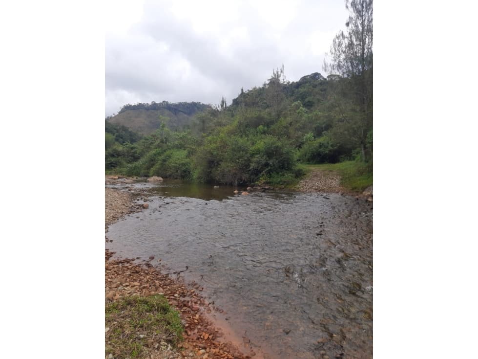 Terreno de Ensueño en Guatapé agua y Potencial - 1
