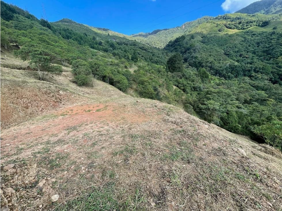 VENTA DE LOTE EXCELENTE UBICACIÓN, 2.600 M2 CALDAS - ANT - 1