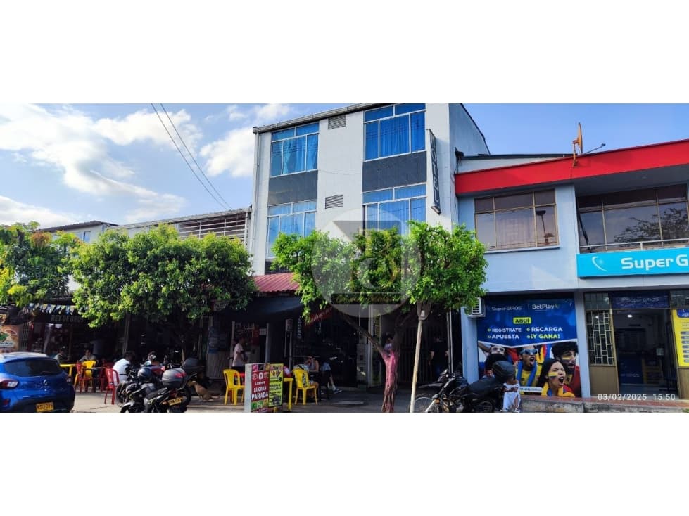EN VENTA HOTEL CON LOCALES COMERCIALES CALLE 40. YOPAL. - 1