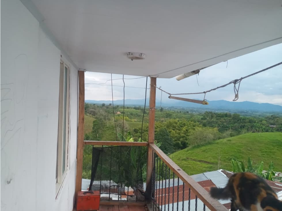 SE VENDE CASA BIEN UBICADA EN ULLOA - VALLE - 1
