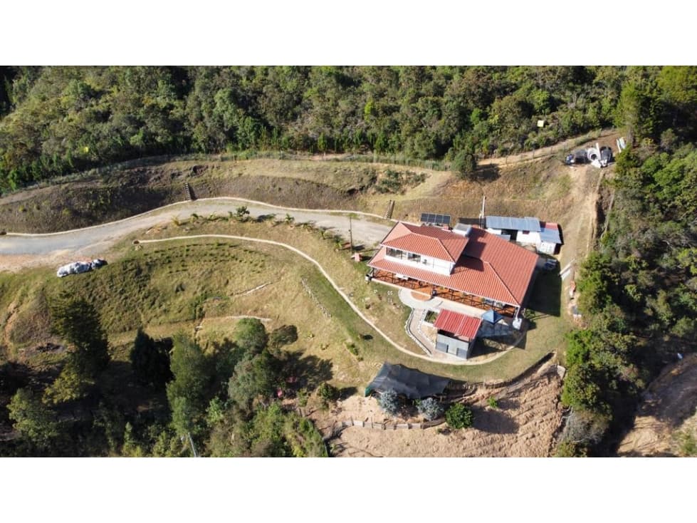 Casa Amoblada en Arriendo en Guarne - 1