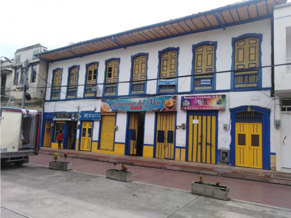 Se vende Casa Comercial en Caicedonia - 1