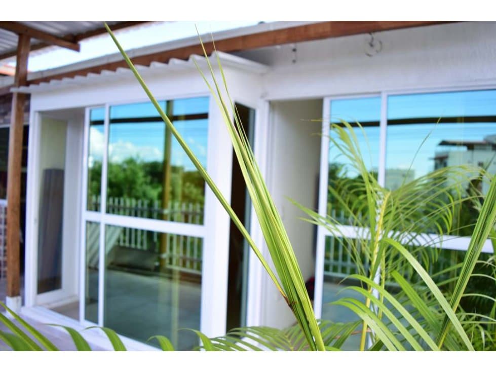VENTA | CASA DE TRES PLANTAS COMERCIAL BOSQUE CTG - 1