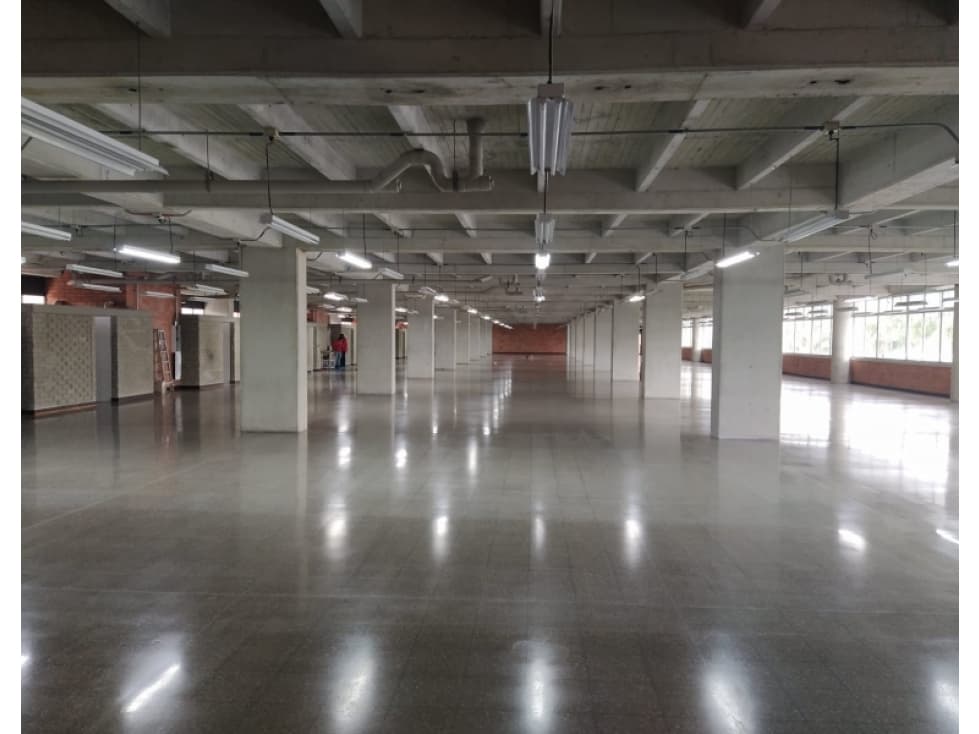Oficina en Arriendo El Poblado (Barrio Santa Fé) - 1