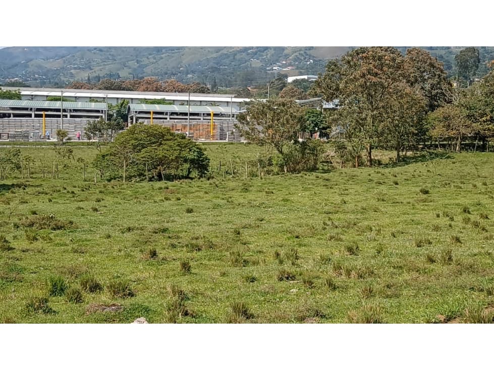 Lote en Venta en Girardota, cerca al Parque Comfama. - 1