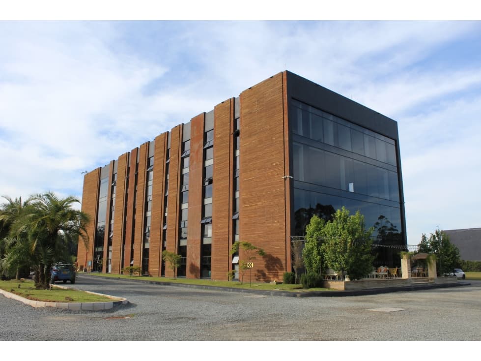 Edificio en venta en Rionegro, sector Llanogrande - 1