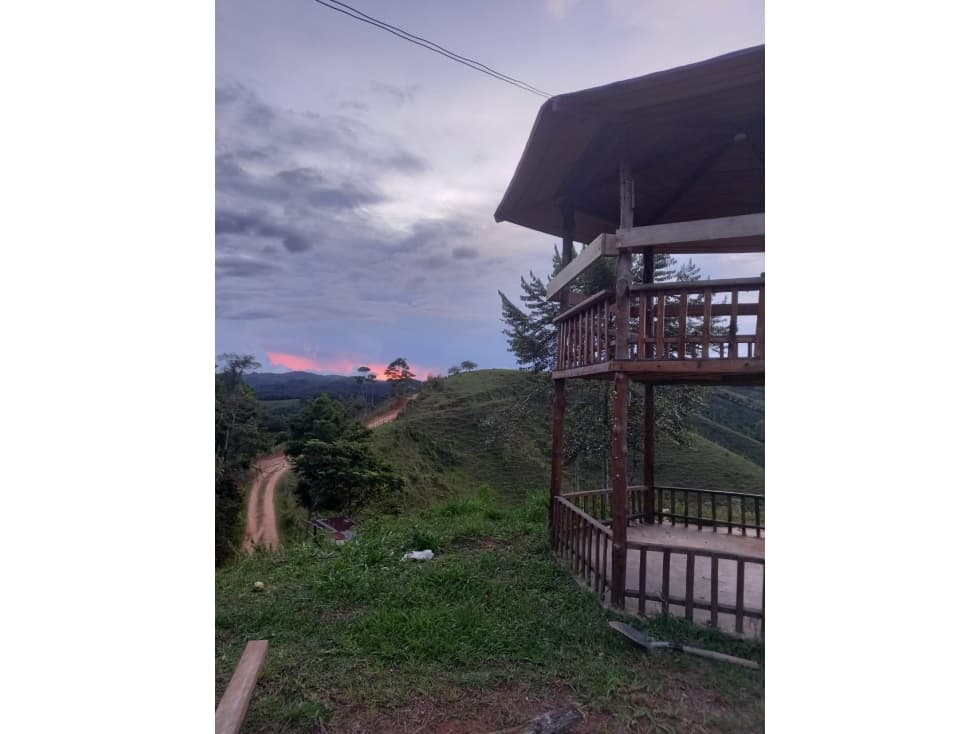 Lote Amplio a la Venta - Maceo - 1