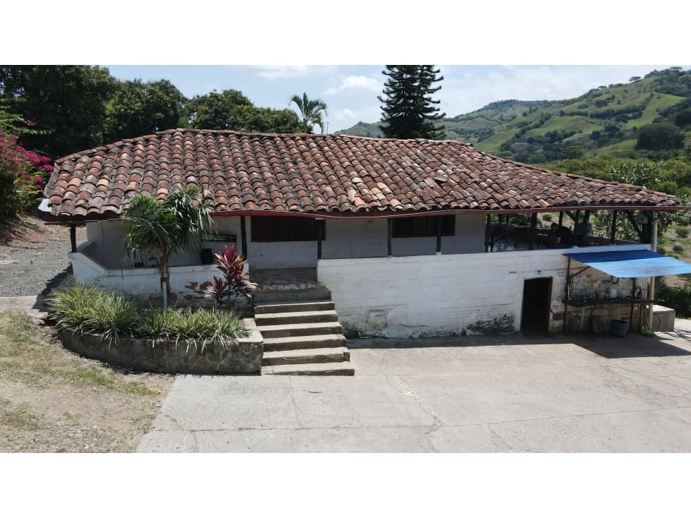 VENTA DE FINCA EN CARTAGO, VALLE, COLOMBIA - 1
