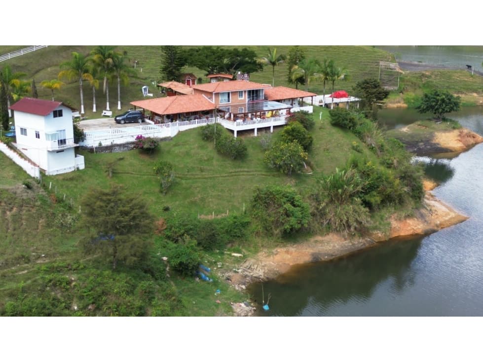 Venta o Permuta Casa Campestre El Peñol, Antioquia - 1