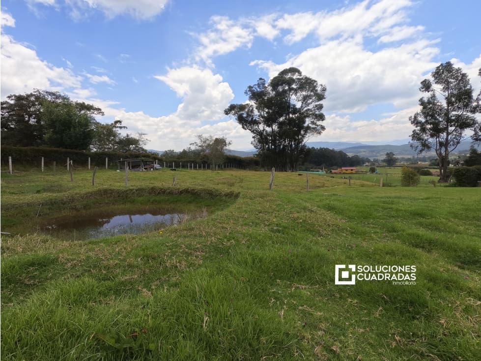 Venta finca en Sesquilé (Con agua, vía a la laguna de Guatavita) - 1