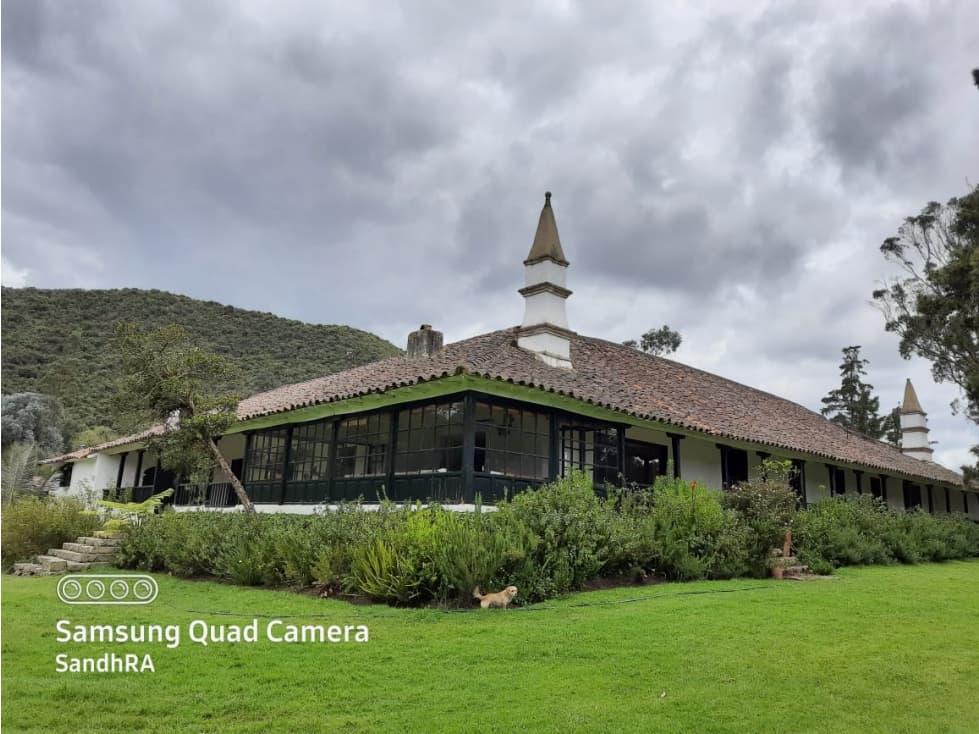 VENDO EXCLUSIVA HACIENDA CERCA DE BOGOTA - 1