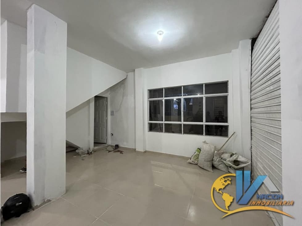 SE VENDE EXCELENTE LOCAL EN QUINTAS DE SAN ISIDRO/GIRÓN - 1