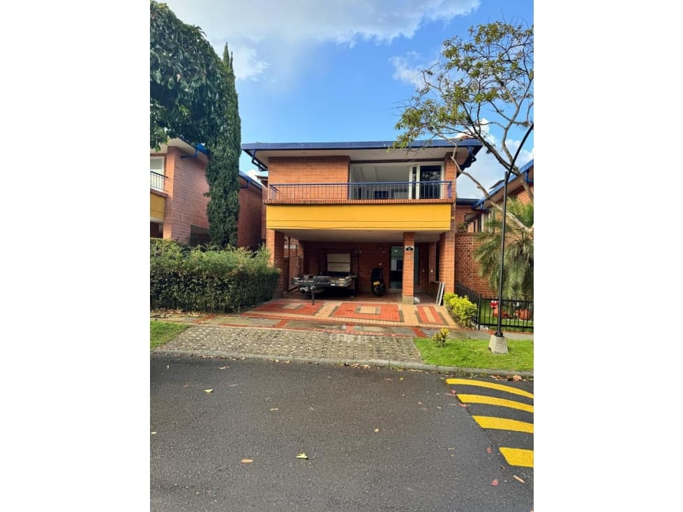 Casa en la estrella suramerica al lado de sabaneta 330 m² - 1