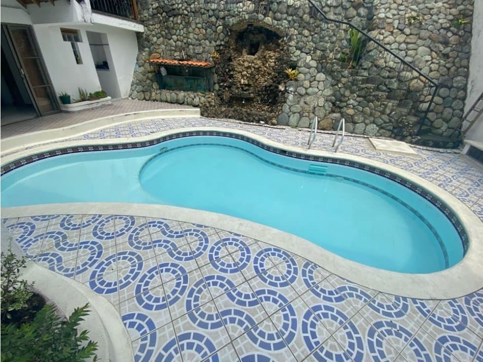 ESPECTACULAR CASA EN VENTA EN LA MEJOR ZONA DE LA CIUDAD - 1