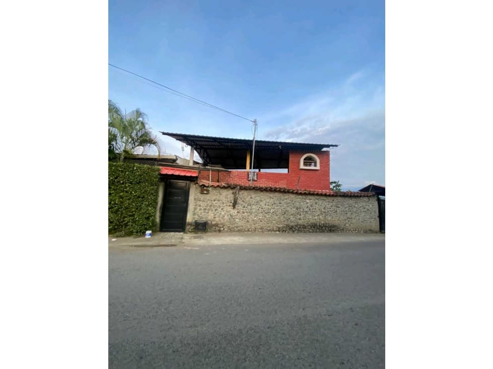 CASA CAMPESTRE EN SANTA ELENA EN VENTA   - 1