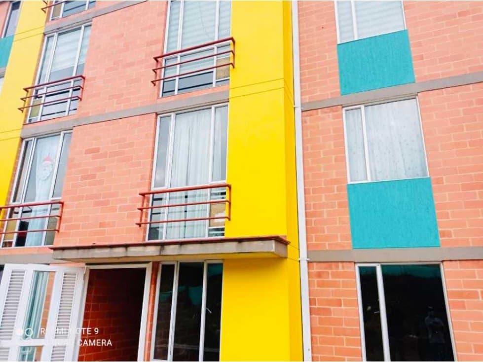 SE VENDE APARTAMENTO y GARAJE CUBIERTO EN COGUA CUNDINAMARCA - 1