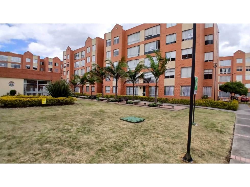 VENDO APARTAMENTO PRIMER PISO EN CAJICA EN EL SECTOR HUERTAS - 1
